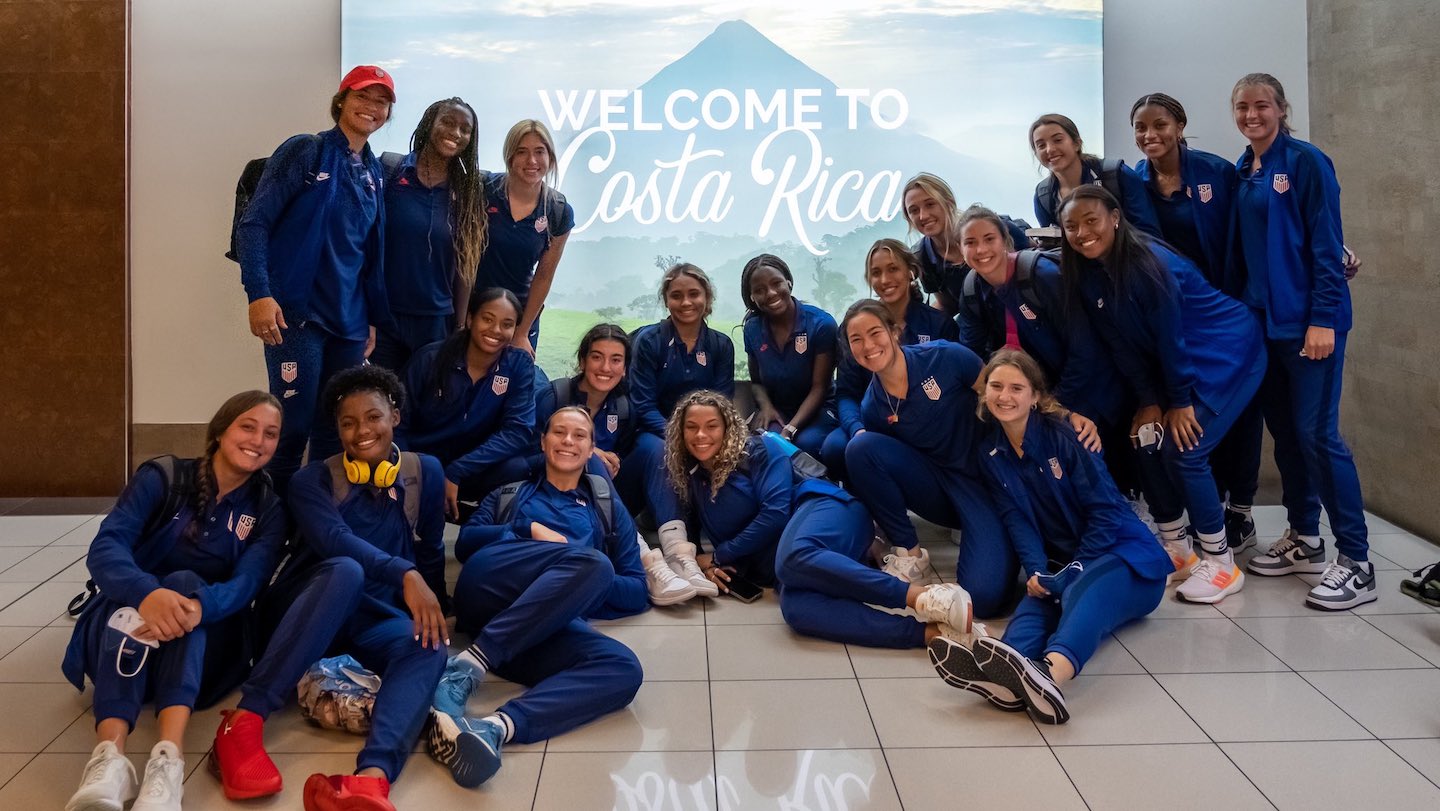 FIFA World Cup Trophy Welcomed in Costa Rica 