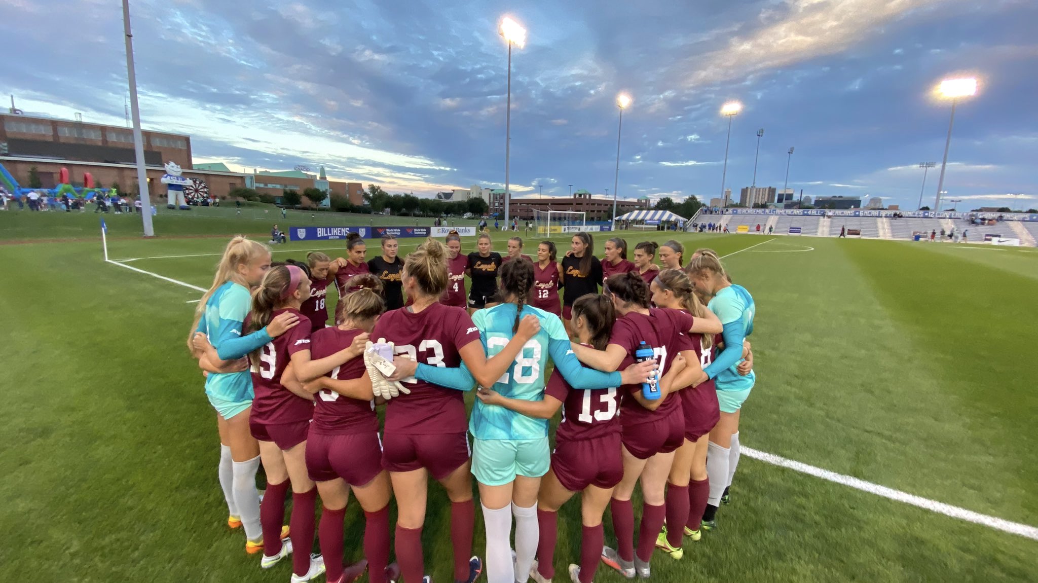 Loyola Chicago women's soccer signs seven class of 2023 recruits